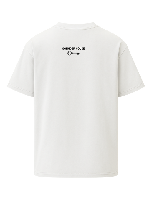 White semi oversize t shirt