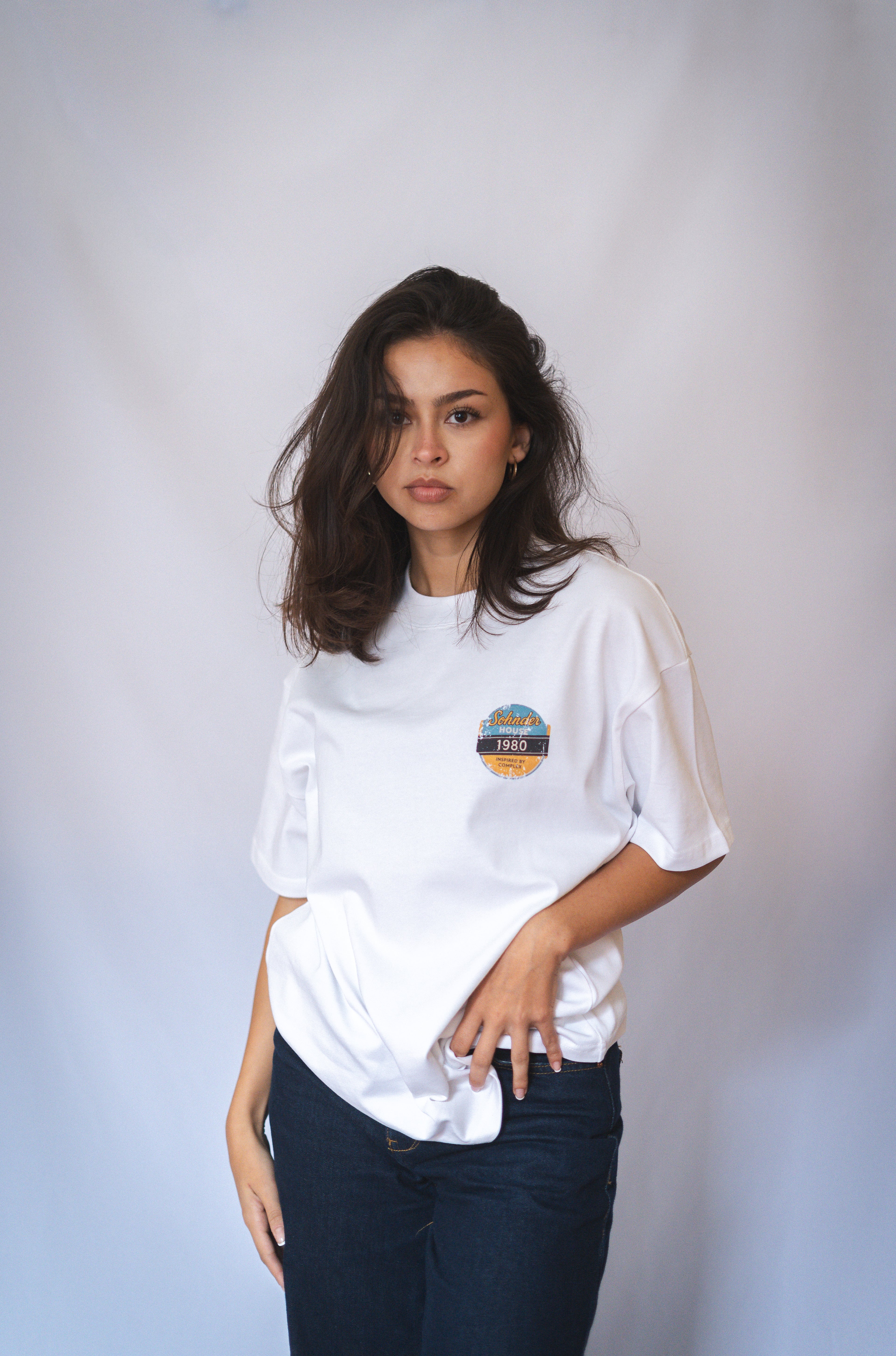 White semi oversize t shirt